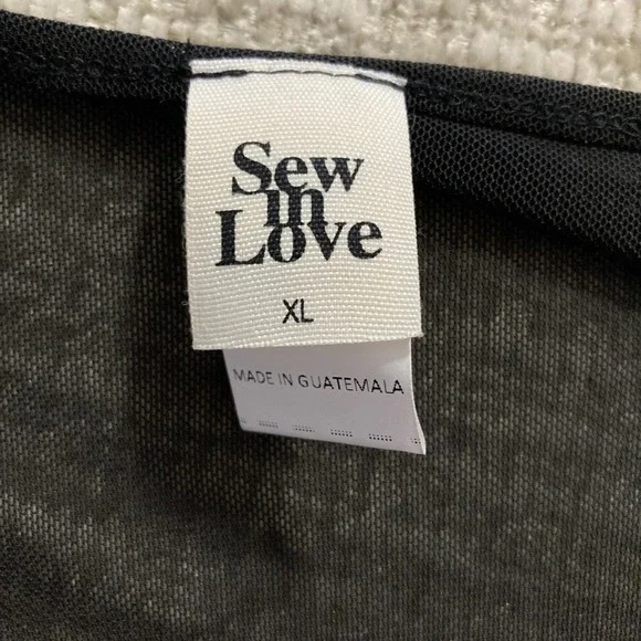 Sew in Love Black Mesh Upper Short Sleeve Floral Top w/Keyhole Neck - SZ XL - Picture 7 of 11